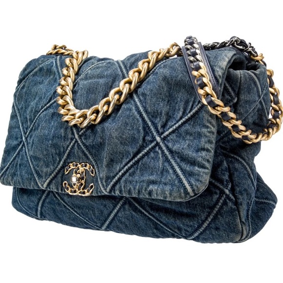 CHANEL Denim! Maxi 19 Flap Bag - Picture 2 of 4